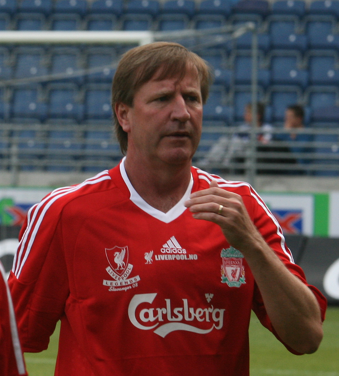 Ronnie Whelan ตำนานกองกลาง Liverpool เจ้าของแชมป์ลีก 6 สมัย